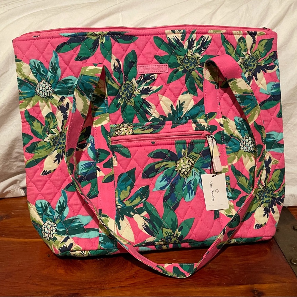 Vera Bradley Villager Tote Bag in Tropical Paradis. NWT